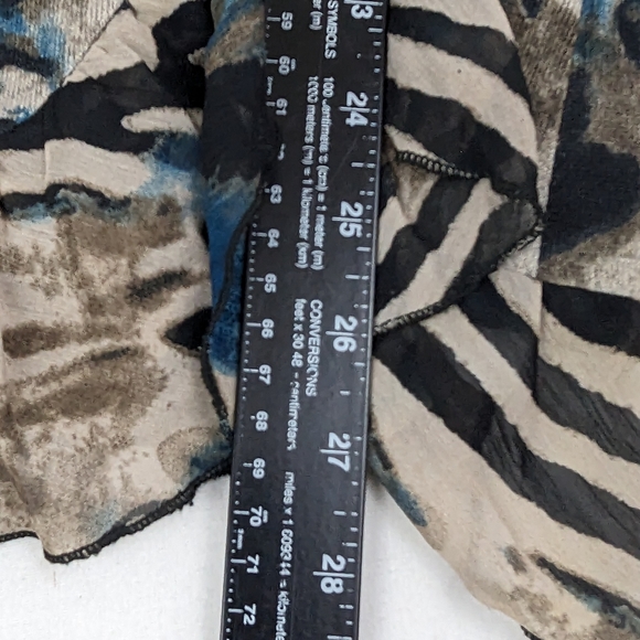 Alberto Makali Front Ruffle Jacket w/Abstract Animal print Fabric.  Medium - Picture 9 of 10